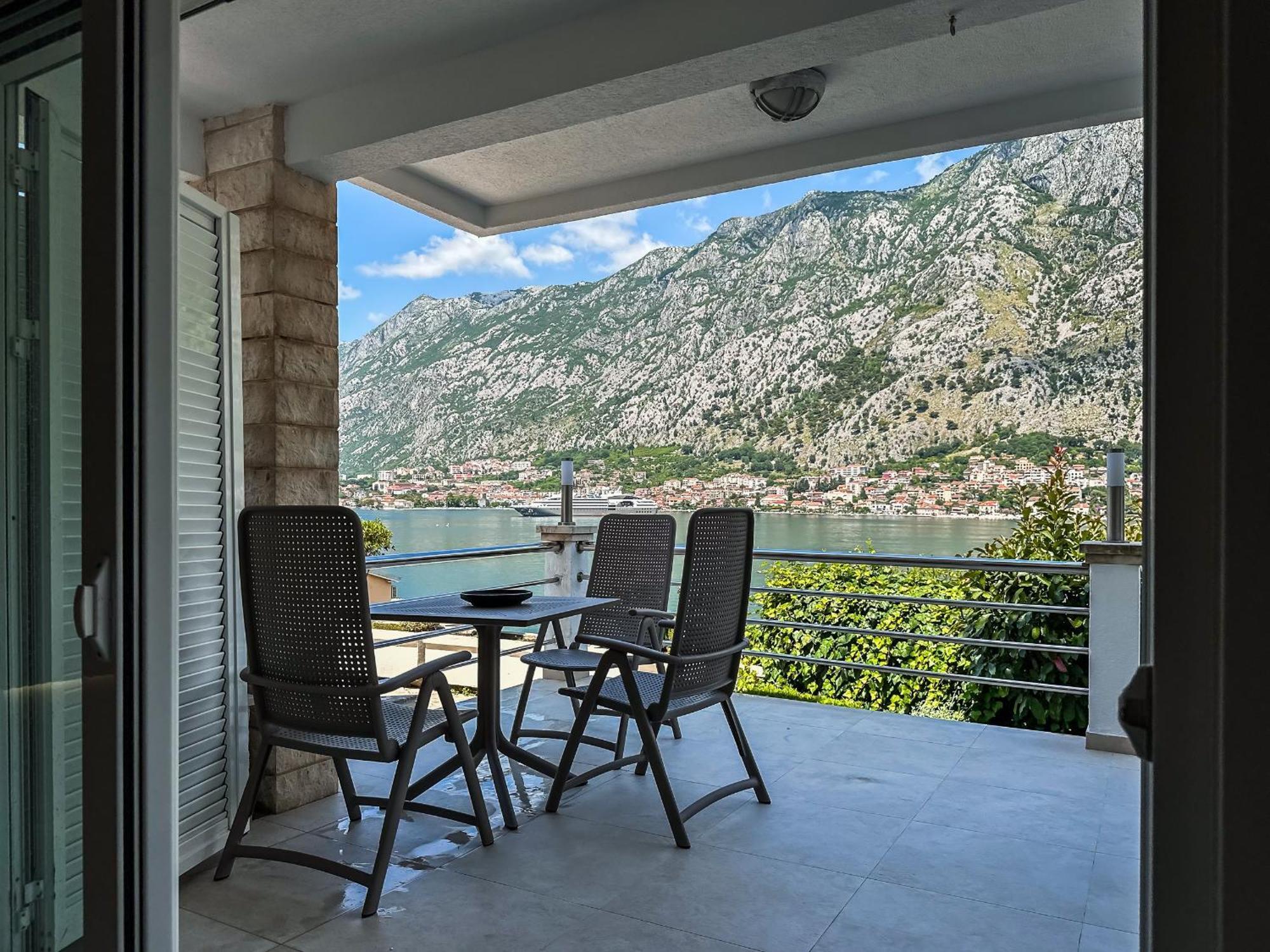 Chillout Apartment In Kotor Bay מראה חיצוני תמונה
